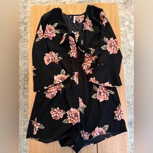 Xhilaration Black Floral Romper Bell Sleeves Size L